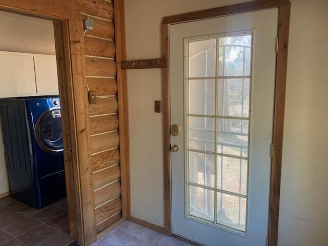 doorway with washer / clothes dryer