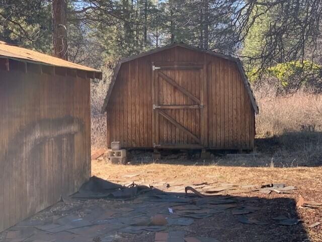 view of outbuilding