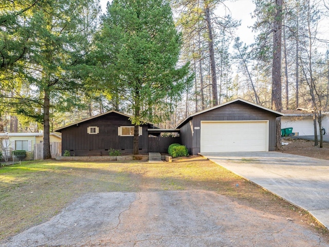 view of front facade featuring a garage