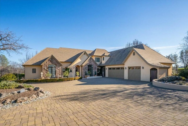 view of front facade with a garage