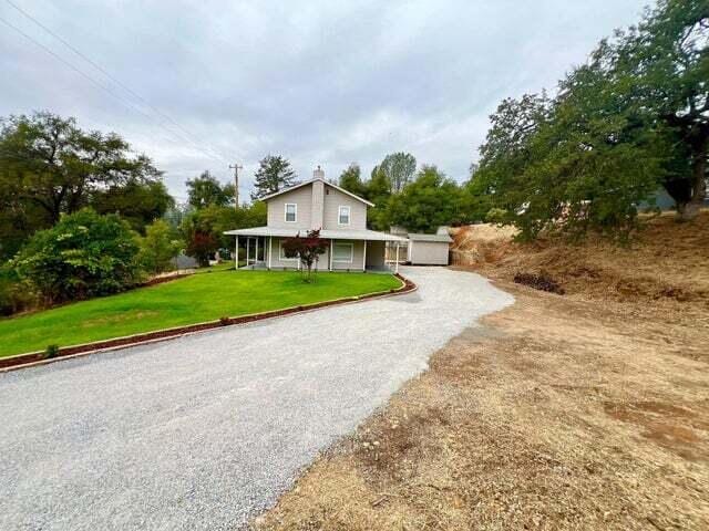 view of front of home with a front yard