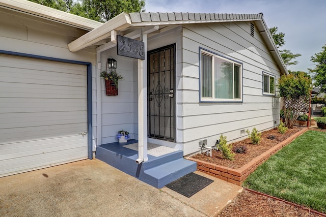 2548 Saturn, Redding, CA 96002 - doorway to property featuring crawl space