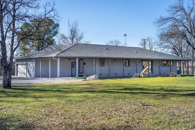 ranch-style house with a garage, roof with shingles, crawl space, a front yard, and stucco siding