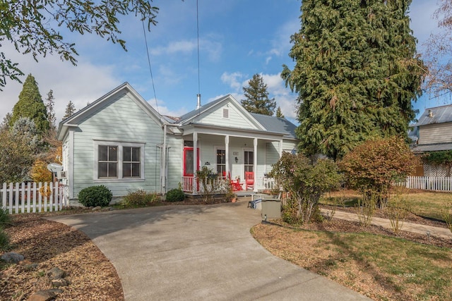 bungalow featuring covered porch