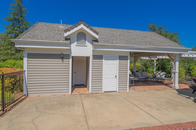 view of front of house featuring an outdoor hangout area and a patio area