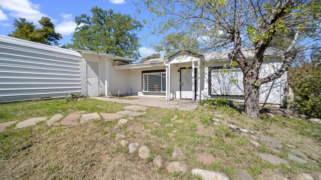 1455 Mesa St, Redding, CA 96001 - view of front of home
