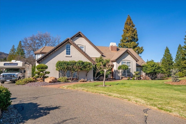 view of front of property with a front yard