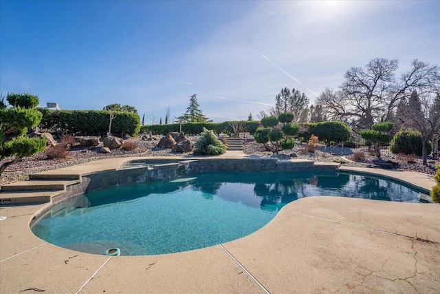 view of swimming pool