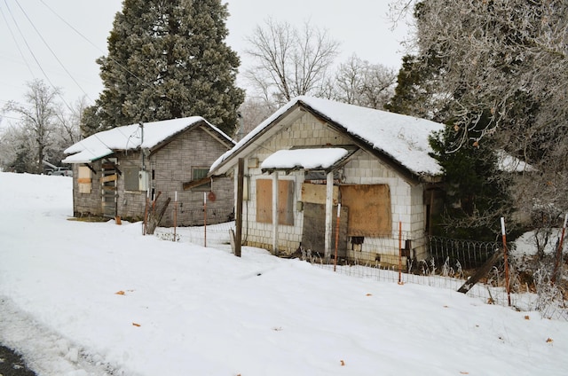 view of front of property