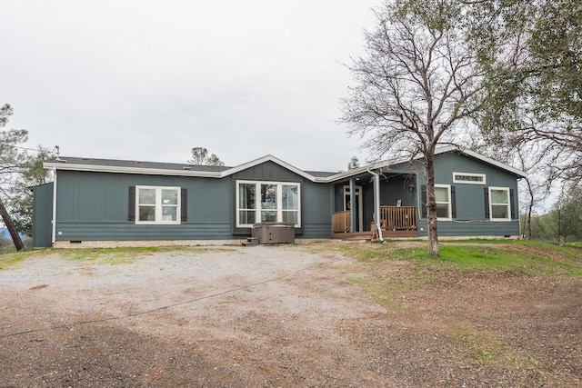 manufactured / mobile home with a porch