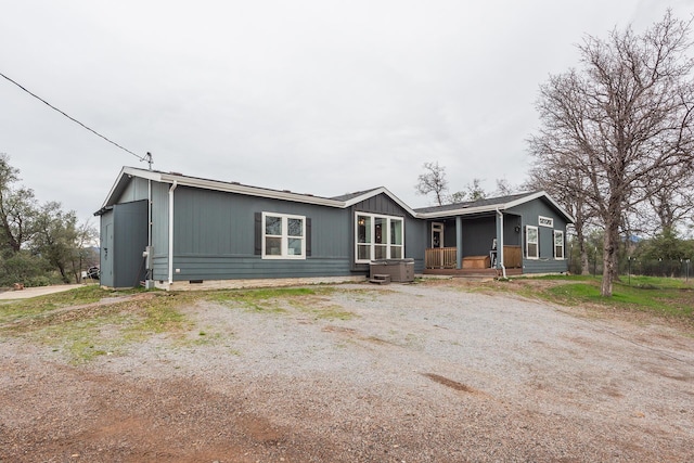 manufactured / mobile home featuring covered porch