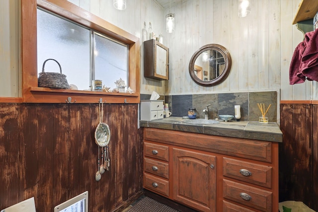 bathroom with visible vents and vanity