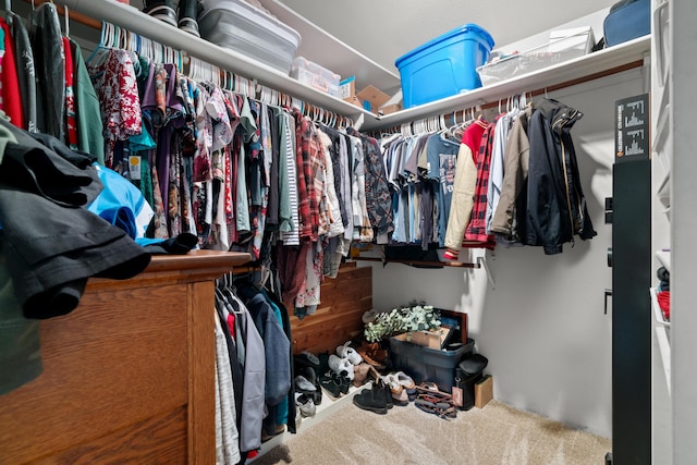 3300 Forest Hills Dr, Redding, CA 96002 - walk in closet featuring carpet flooring