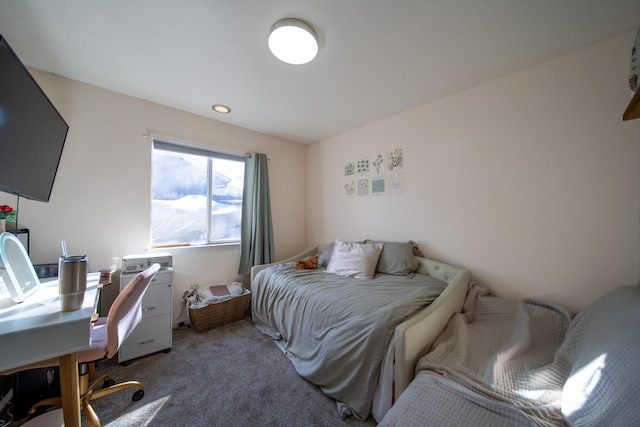 bedroom featuring carpet floors