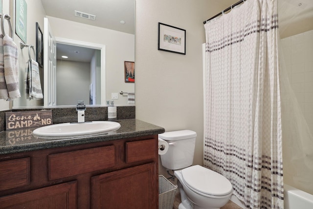 full bath featuring vanity, toilet, shower / bathtub combination with curtain, and visible vents