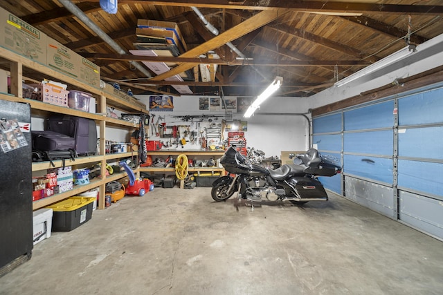 7100 Aldo Way, Anderson, CA 96007 - garage featuring a workshop area