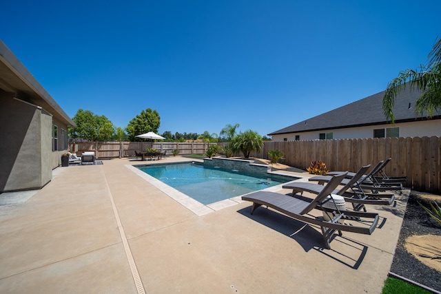 819 Bellagio Ter, Redding, CA 96003 - view of swimming pool with a fenced backyard and a patio area