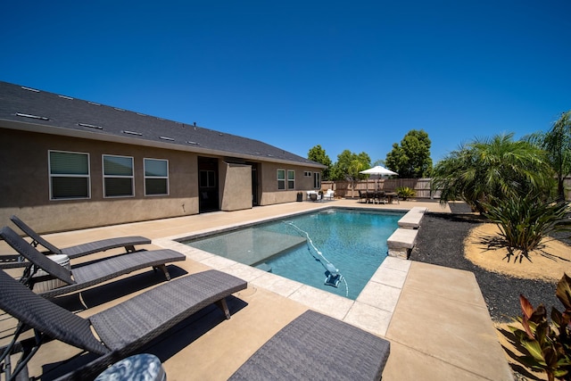 819 Bellagio Ter, Redding, CA 96003 - view of swimming pool with a patio and a fenced backyard