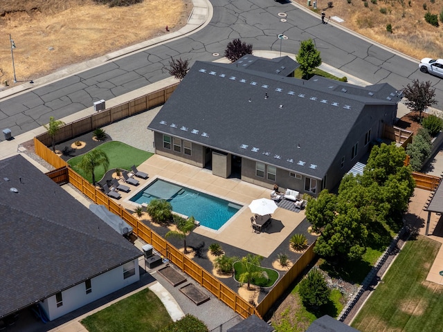 819 Bellagio Ter, Redding, CA 96003 - view from above of property featuring a pool area