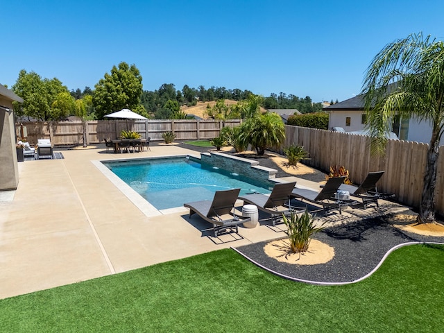 819 Bellagio Ter, Redding, CA 96003 - view of pool with a patio and a fenced backyard