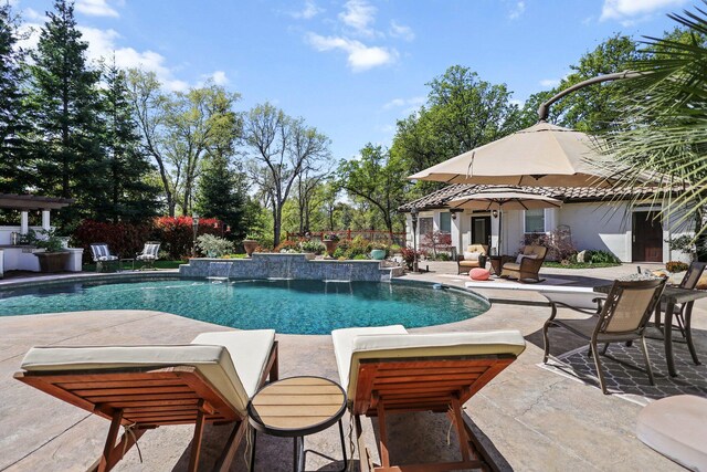 13194 Tierra Heights Rd, Redding, CA 96003 - view of swimming pool featuring a patio, a fenced in pool, and fence
