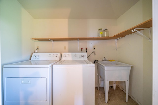 5995 Bellevue Ln, Anderson, CA 96007 - laundry area with washing machine and dryer and laundry area