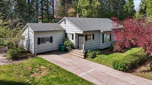 211 Smith St, Mount Shasta, CA 96067 - photo 1
