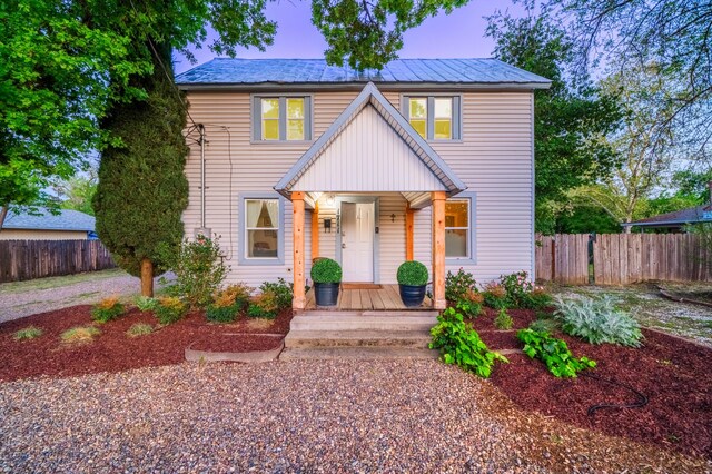 1711 Shasta St, Anderson, CA 96007 - view of front of house featuring fence