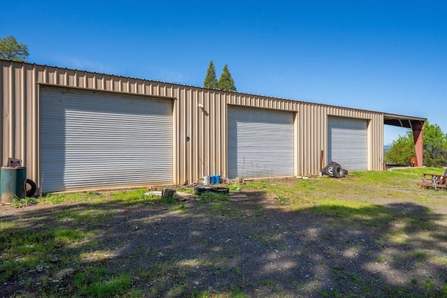 view of detached garage
