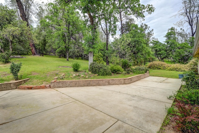 9400 Placer Rd, Redding, CA 96001 - view of yard with a patio