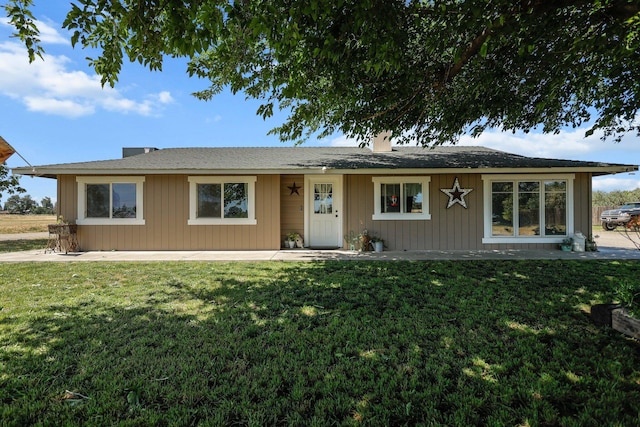 4647 County Road Ff, Orland, CA 95963 - ranch-style home with a front lawn