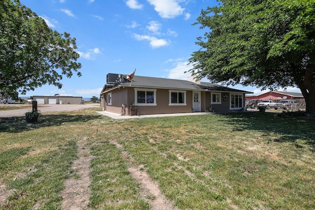 4647 County Road Ff, Orland, CA 95963 - ranch-style house featuring a front lawn