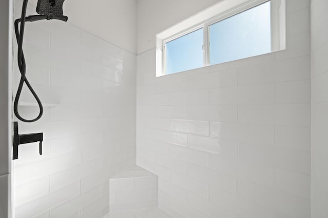 4631 Pleasant Hills Dr, Anderson, CA 96007 - full bath with tiled shower