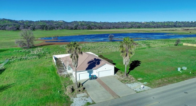 22496 Rio Alto Dr, Cottonwood, CA 96022 - aerial view of property and surrounding area featuring a large body of water
