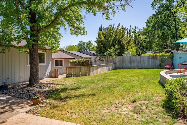 7090 Rio Rancho Rd, Anderson, CA 96007 - view of yard with a fenced backyard
