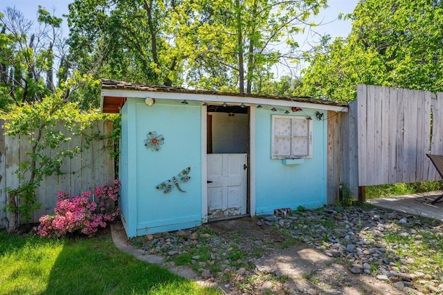 7090 Rio Rancho Rd, Anderson, CA 96007 - view of shed with a fenced backyard