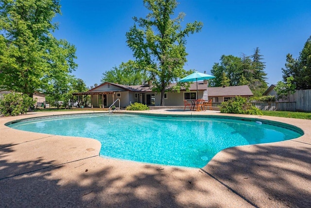 7090 Rio Rancho Rd, Anderson, CA 96007 - view of pool with fence, a fenced in pool, and a patio