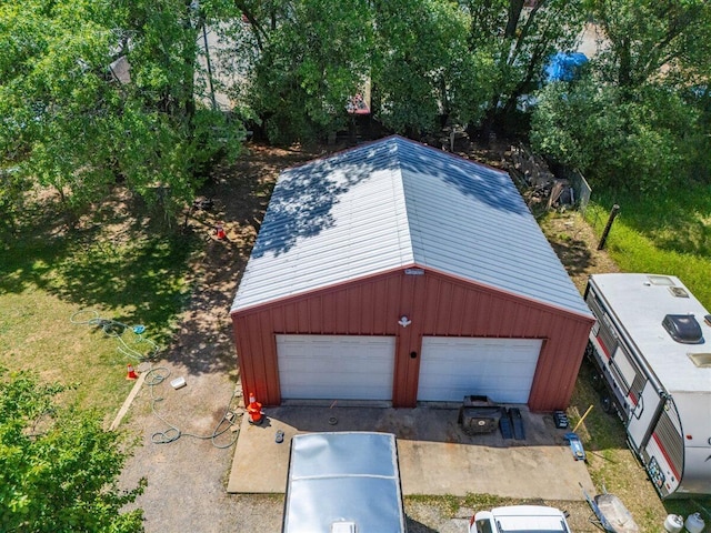 7090 Rio Rancho Rd, Anderson, CA 96007 - garage featuring a detached garage