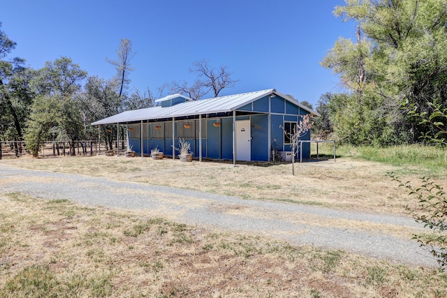 view of outdoor structure with an exterior structure and an outdoor structure