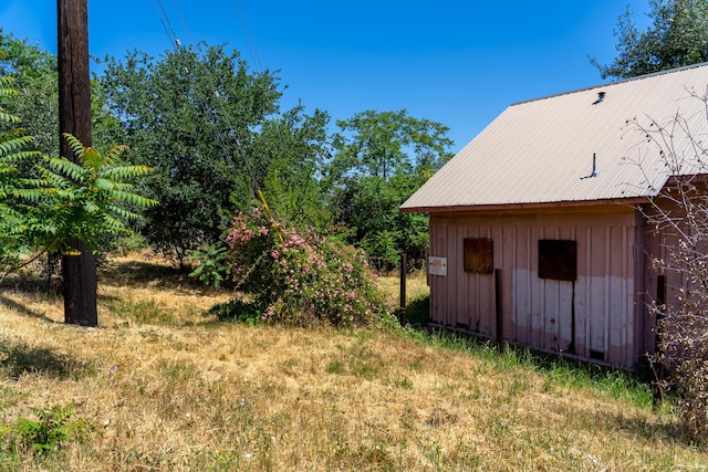 1868 Gold St, Redding, CA 96001 - view of yard with an outbuilding