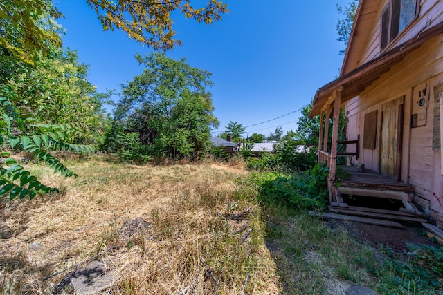 1868 Gold St, Redding, CA 96001 - view of yard