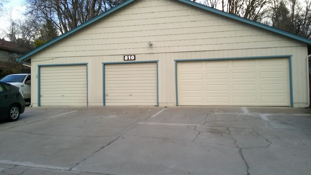 view of detached garage