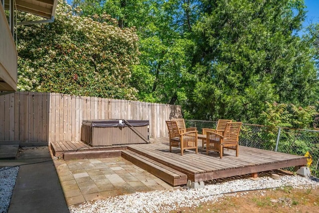 19817 Oak Knoll Dr, Lakehead, CA 96051 - deck with a patio, fence, and a hot tub
