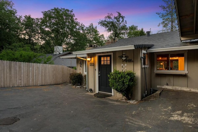 19817 Oak Knoll Dr, Lakehead, CA 96051 - entrance to property featuring roof with shingles and fence