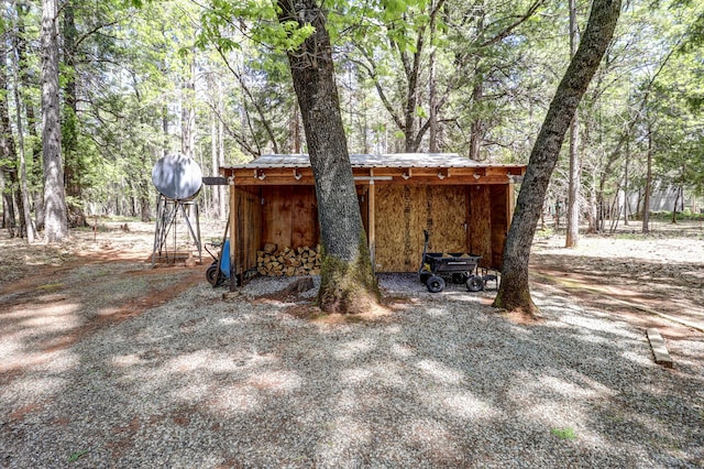 view of outbuilding featuring an outbuilding