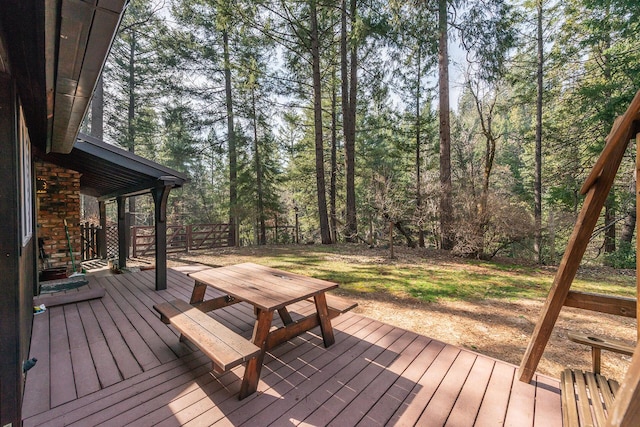 deck with outdoor dining space