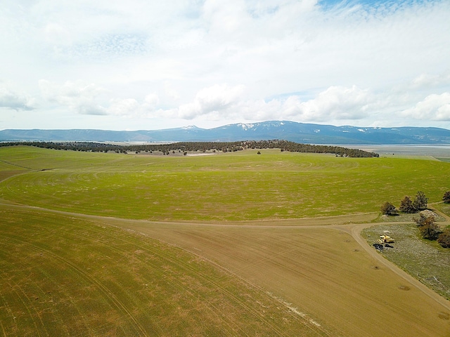 surrounding community featuring a mountain view
