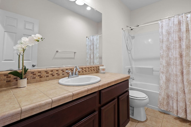 bathroom with backsplash, shower / tub combo, toilet, and vanity