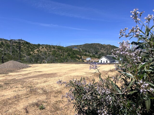 15685 Whispering Wds Trl, Redding, CA 96001