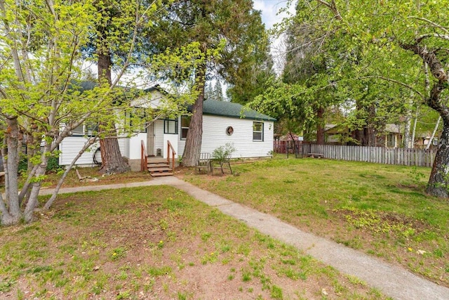 979 Lassen Ln, Mount Shasta, CA 96067 - view of yard featuring fence